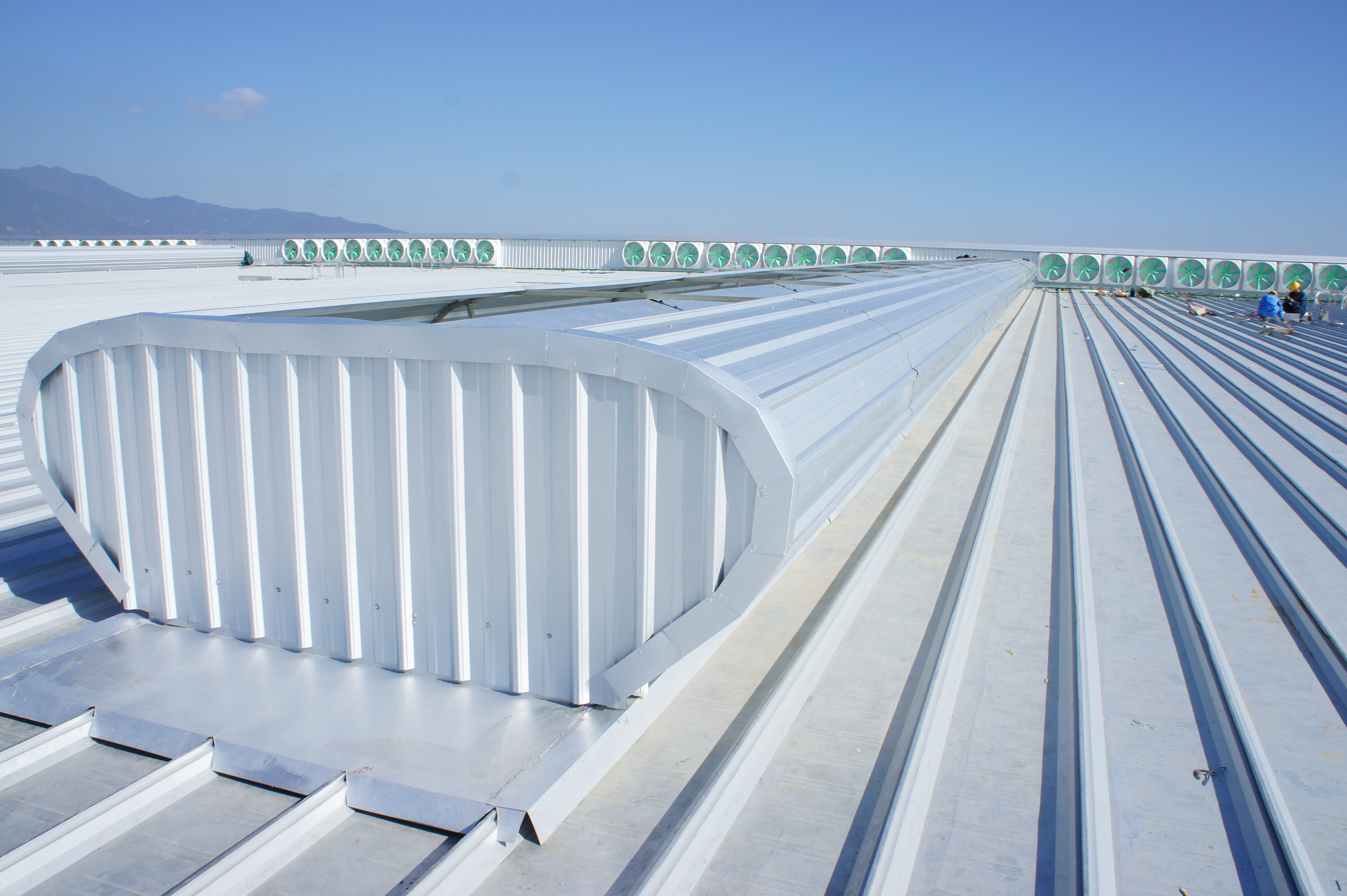 Ventilateurs de faîte de hanche à chicanes de hangar