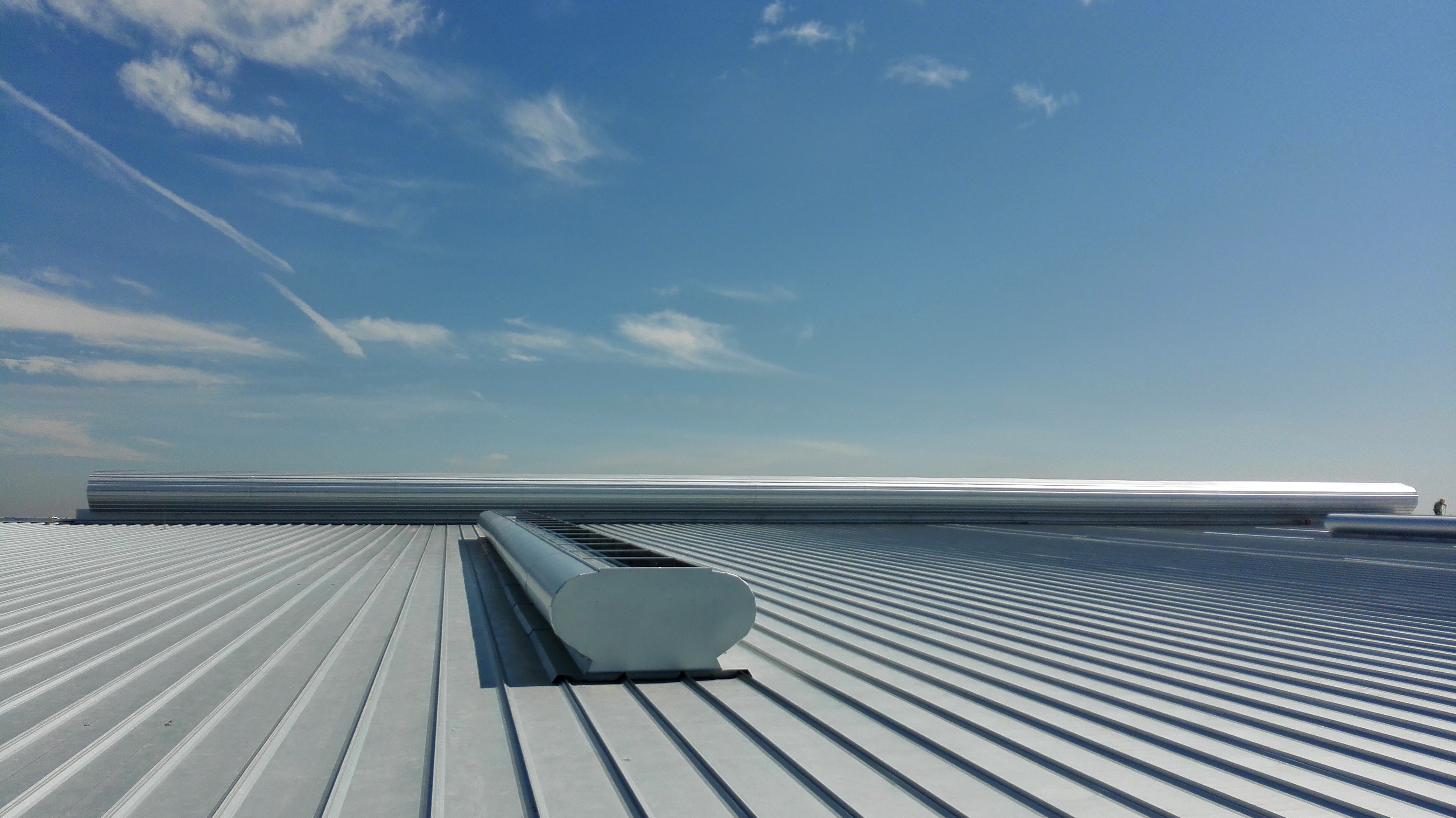 Ventilateurs de faîte de hanche à chicanes de hangar